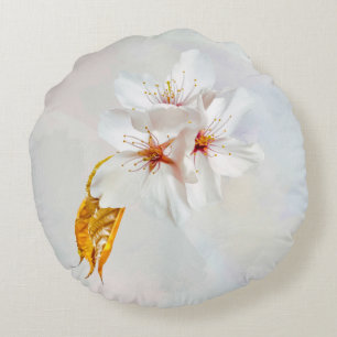 Sakura - Japanese cherry blossom Round Pillow
