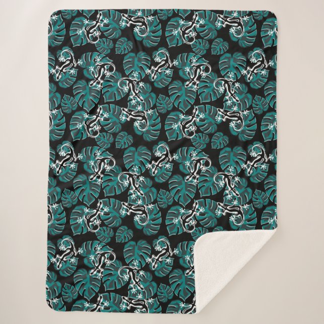 Salamander and Green Leaf Pattern Sherpa Blanket (Front)