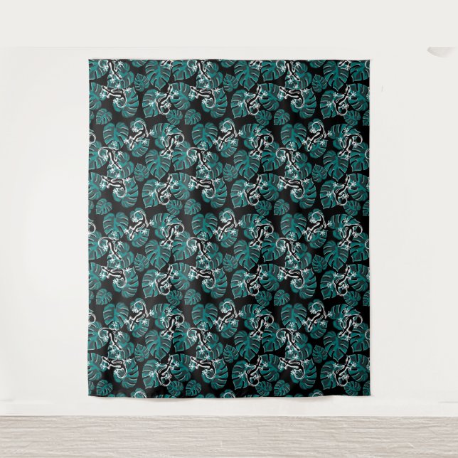 Salamander and Green Leaf Pattern Tapestry (Front)