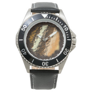 Saleté et montre cartographique de montagnes