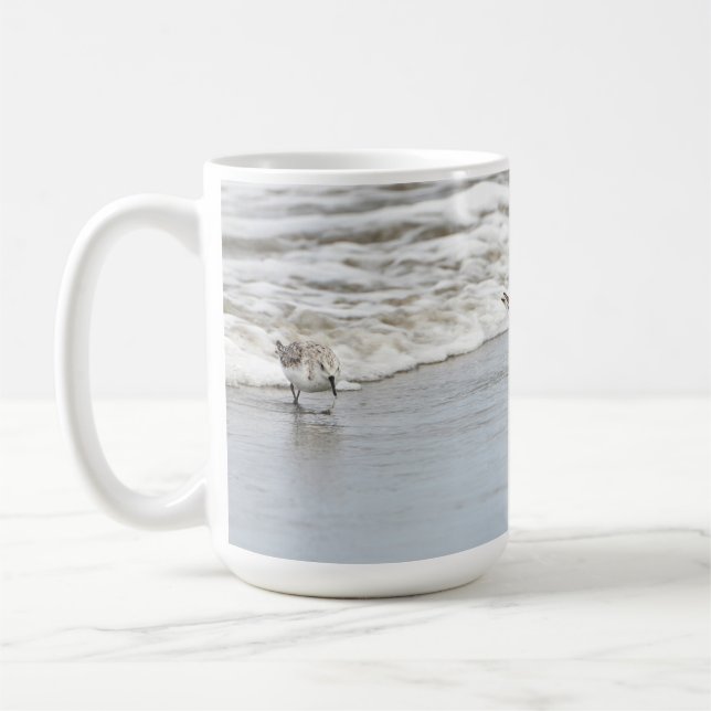 Sandpipers sur la plage Photo Café Mug (Gauche)