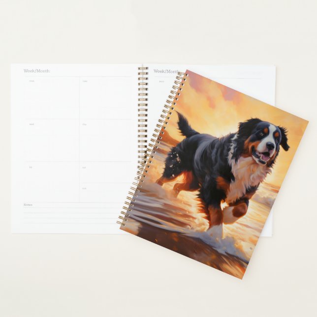 Sandy Paws Bernese Mountain Dog on Beach Sunset (Devant avec enveloppe)