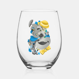Sans Pied Surreal Puzzle fait face à un verre de vin stemles