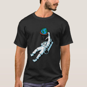 Santa Hat Astronaut Dunking Earth Basketball Fun X T-Shirt