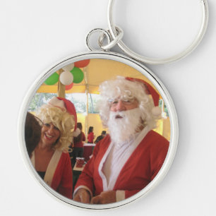 Santa & Mrs. Claus Christmas Celebration – Festive Keychain