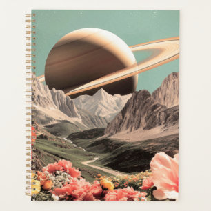 Saturne surréaliste sur la vallée de la Montagne