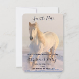 Save The Date Beau Cheval Blanc Courir dans la neige