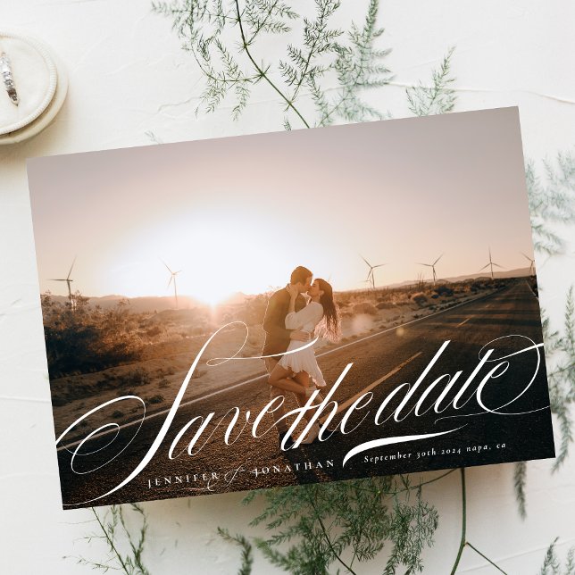 Save The Date Calligraphie blanche élégante et officielle Code Q (Créateur téléchargé)