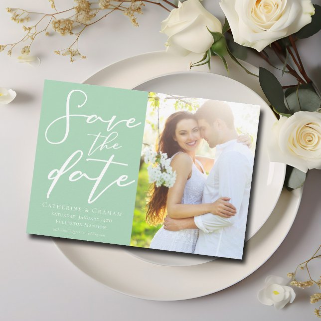 Save The Date Chic Mint Green Couple Photo Spring (Créateur téléchargé)
