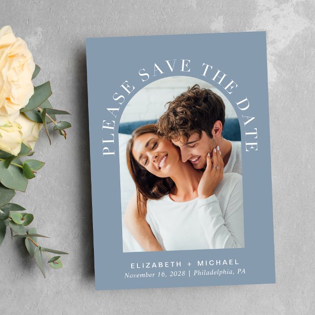 Save The Date Code QR de photo d'arche élégant bleu poussiéreux (Celebrate your love story with a save the date showcasing your photo in an elegant arch frame)