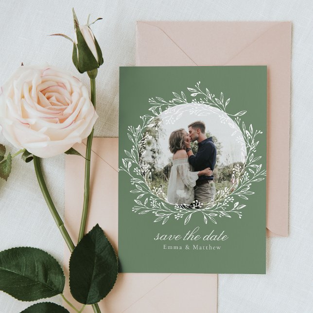 Save The Date Couronne de la ligne botanique élégante de sauge P (Sage green wedding invitation with elegant white botanical wreath - mockup Image by rawpixel.com)