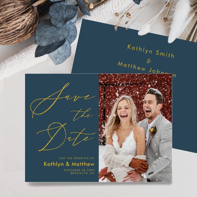 Save The Date Dusty Blue Elegant Gold Script Mariage moderne (Créateur téléchargé)