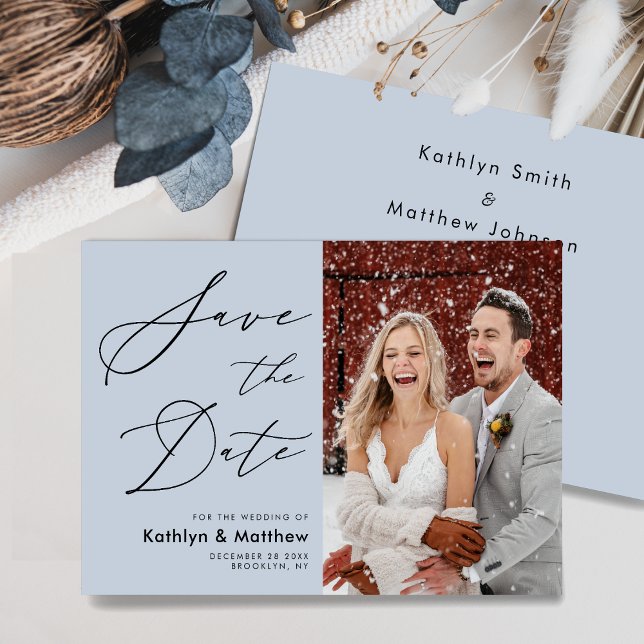 Save The Date Dusty Blue Elegant Script Mariage photo moderne (Créateur téléchargé)