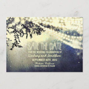Save The Date économies rustiques d'arbre et de lumières les