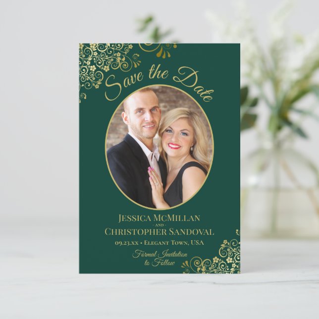 Save The Date Elégant dentelle or Oval Photo Emerald Green Maria (Debout devant)