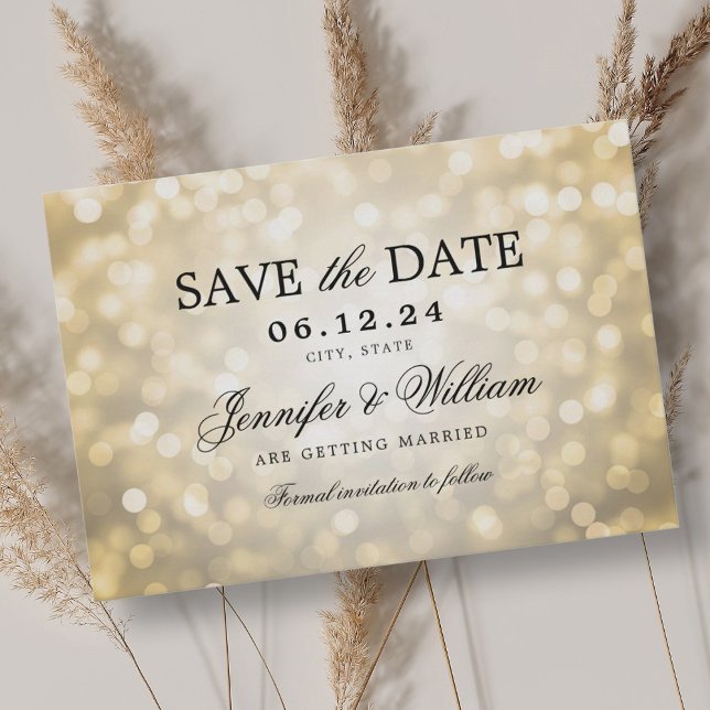 Save The Date Élégant Script Mariage Gold Bokeh Lumières (Elegant Script Wedding Gold Bokeh Lights Save The Date)