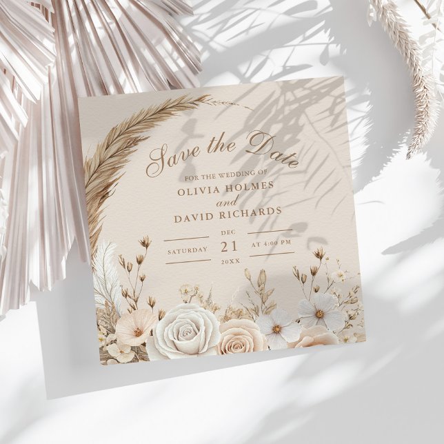 Save The Date Faire part de mariage beige fleur sauvage rustique (Rustic Dried Wildflowers and White Roses Wedding Save The Date on a sunny table with dry botanicals)