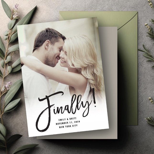 Save The Date Finalement Calligraphie Brush Script Modern Chic P (Créateur téléchargé)