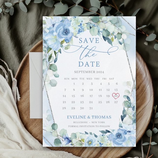 Save The Date Fleurs bleu clair argent cadre mois calendrier (Elegant watercolor save the date card with blue flowers and eucalyptus greenery)