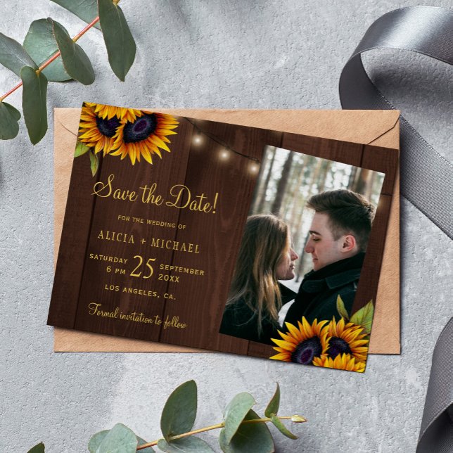 Save The Date Fleurs de soleil rustiques lumières mariage photo  (Créateur téléchargé)