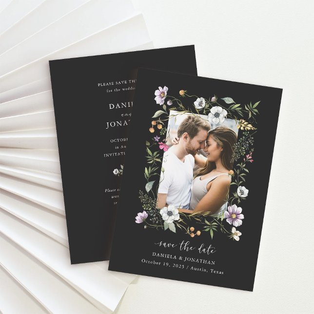 Save The Date Fleurs sauvages botaniques foncés | Photo et code  (An elegant wildflower wedding save the date, with your photo and a QR code)