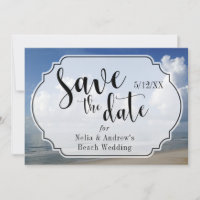 Gros nuages sur la plage Photo avec insigne Enregi