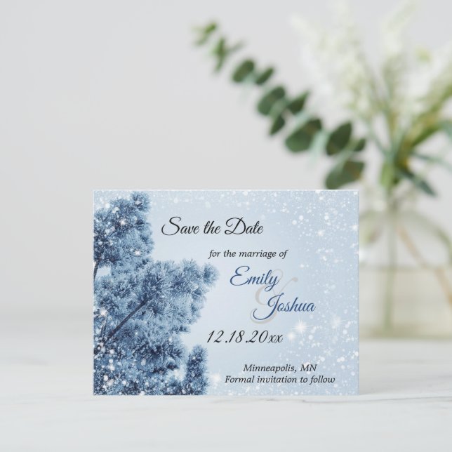 Save The Date Mariage hivernal enneigé et pins (Debout devant)