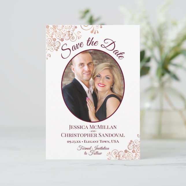 Save The Date Mariage photo rose Gold Lace & Burgundy Oval (Debout devant)