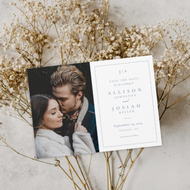 Save The Date Monogramme classique Dusty Blue Mariage Photo (Créateur téléchargé)