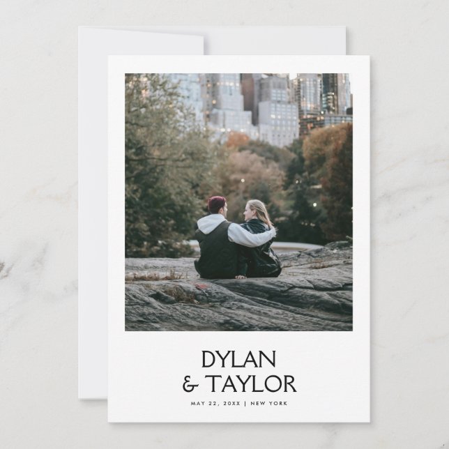 Save The Date Nom en gras moderne simple encadré 2 photos (Devant)