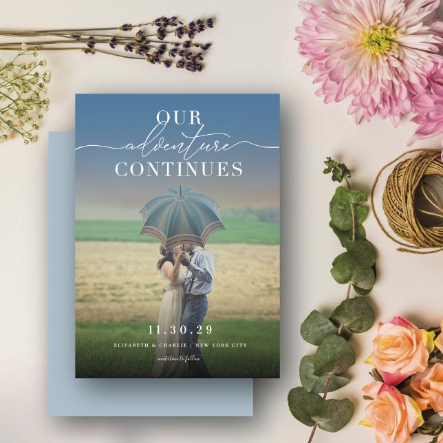 Save The Date Notre aventure continue Chic Classic Script Photo (Créateur téléchargé)