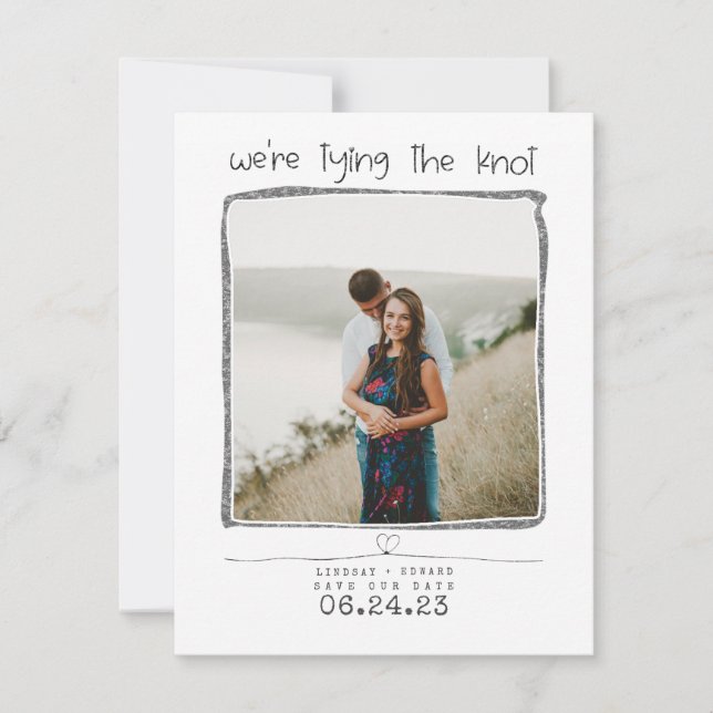 Save The Date Nous essayons le noeud mignon Enregistrer la photo (Devant)