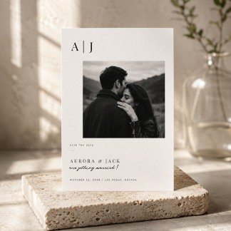Save The Date Photo noir et blanc avec monogramme moderne