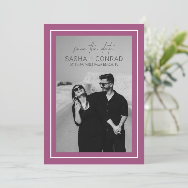 Save The Date Purple Bold Bordure Photo Mariage moderne (Debout devant)