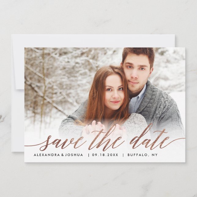 Save The Date Rose Gold Script Photo Enregistrer la date à Faux  (Devant)