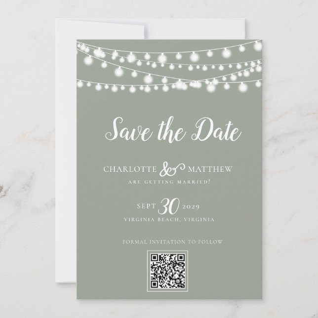 Save The Date Sage Green String Lights Script moderne Enregistre (Devant)