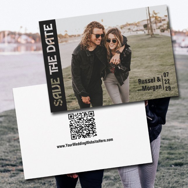 Save The Date Typographie de style moderne Photo Décontracté (Modern Save the Date Card.  Add a fun photo of the two of you that makes your love shine! )