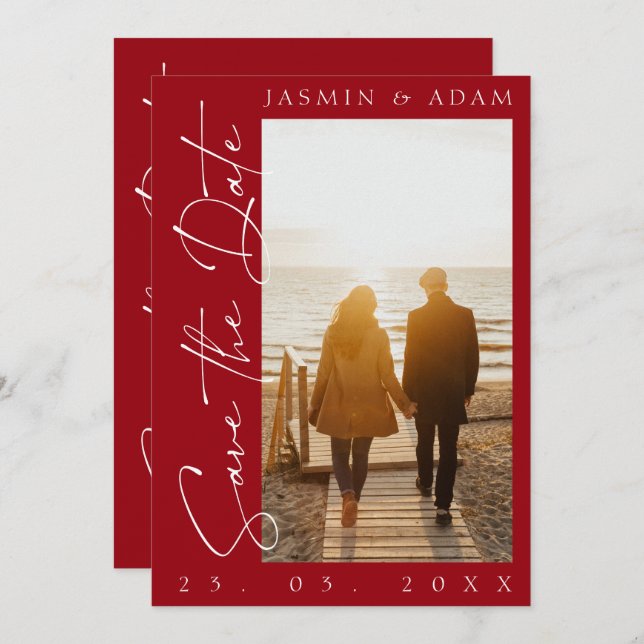 Save The Date Typographie moderne Crimson Rouge Script Mariage p (Devant / Derrière)
