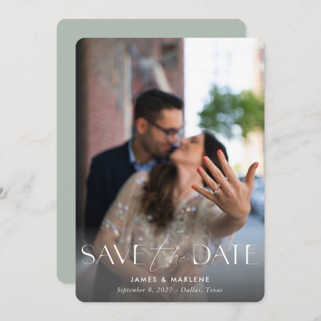 Save The Date Typographie moderne Sage Mariage photo vert (Devant / Derrière)