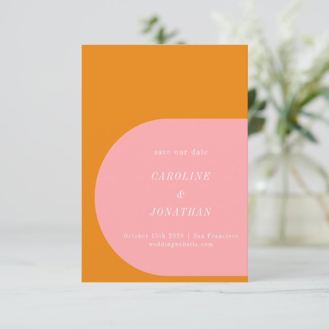 Save The Date Typographie simple géométrique rose et orange (Debout devant)