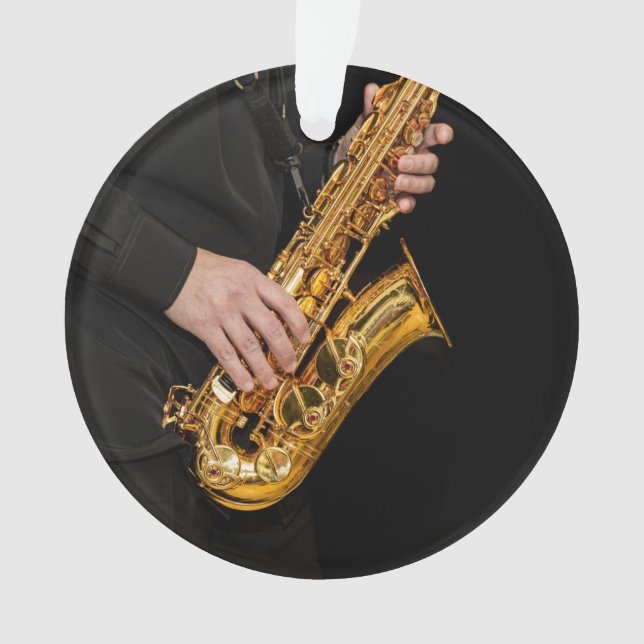 Saxophone Player mains Saxophoniste jouant du jazz (devant)