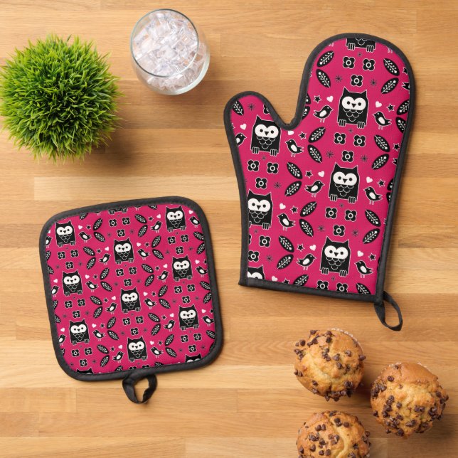 Scandinavian Owl Folk Art Gift Oven Mitt & Pot Holder Set (Top Down)