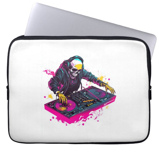 Scary Popcorn Skull – Funny Horror Movie Skeleton Laptop Sleeve (Front)