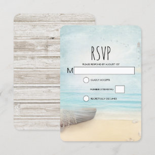 Scène de plage rustique avec carte RSVP de mariage