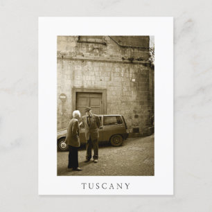 Scène de rue en Toscane carte postale texte blanc