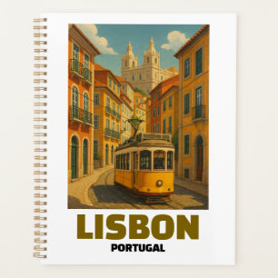 Scène de rue rétro avec tramway vintage à Lisbonne