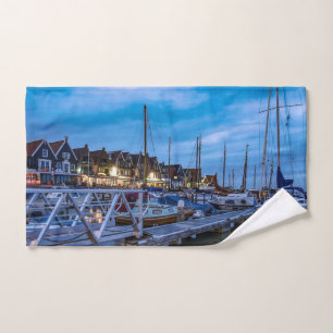 Scène nocturne traditionnelle de la ville de pêche