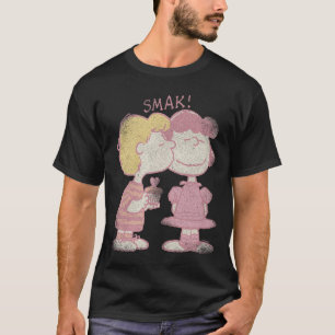 Schroeder &amp; Lucy Valentine's Day Kiss  T-Shirt