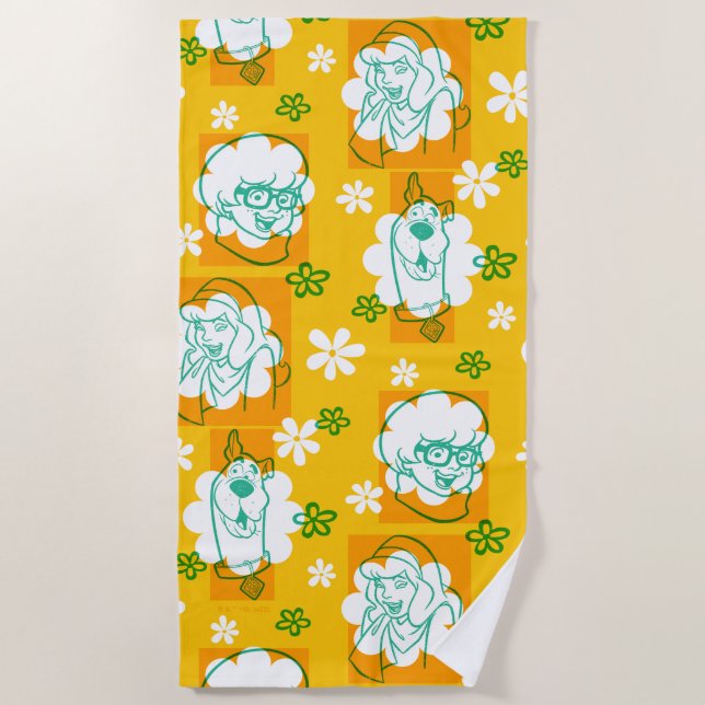 Scooby-Doo | Character Floral Pattern Beach Towel (Front)