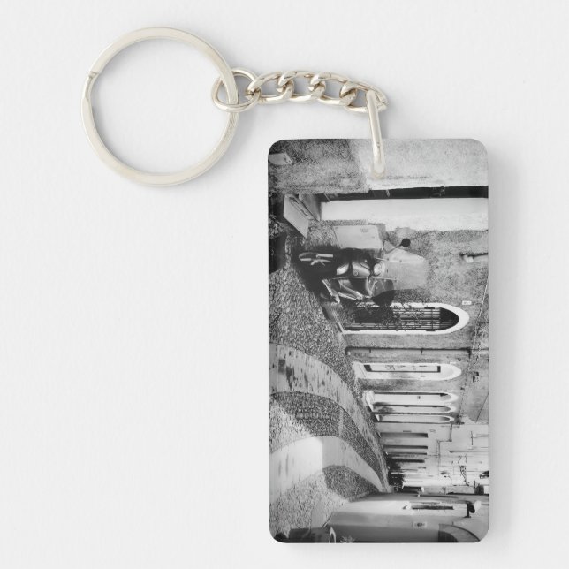 Scooter dans une rue en Italie en noir et blanc (Devant)